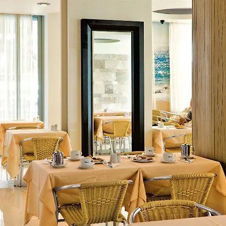 Aquamare And 4*