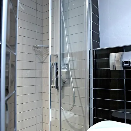 فندق Aquamare And