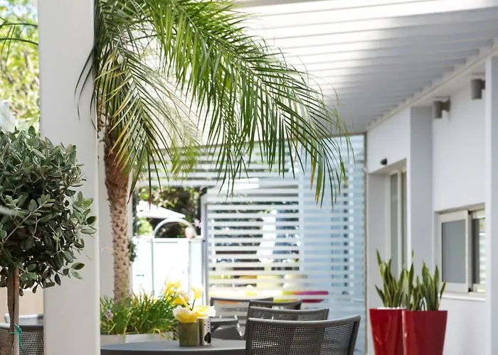 Aquamare And Rhodes City