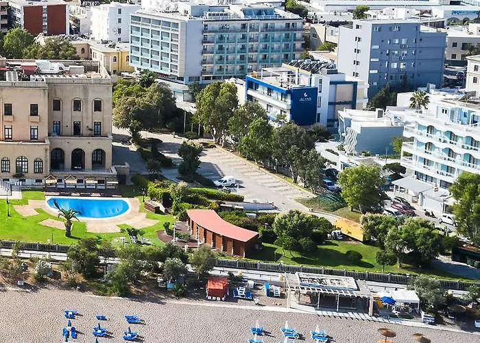 Aquamare And Ξενοδοχείο 4*