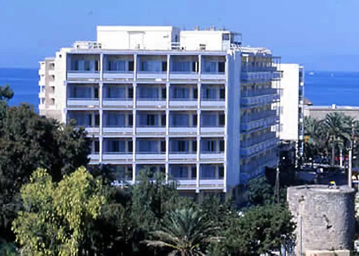 Aquamare And Ξενοδοχείο 4*