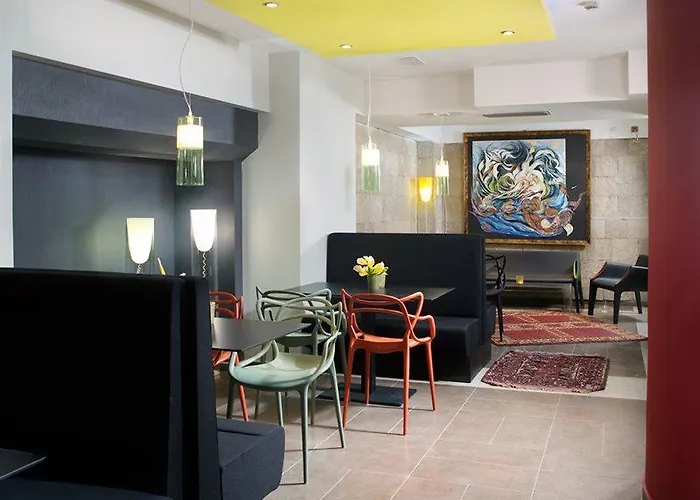 Aquamare And Rhodes City