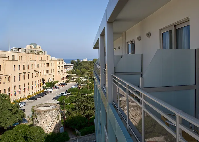 Aquamare And 4*